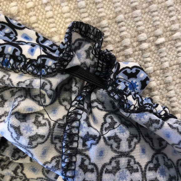 Max Studio small blue pattern sleeveless blouse - Picture 8 of 8